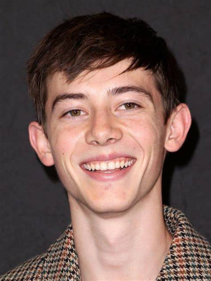 Locke & Key Actor, Griffin Gluck Dating Sabrina Carpenter? Know his