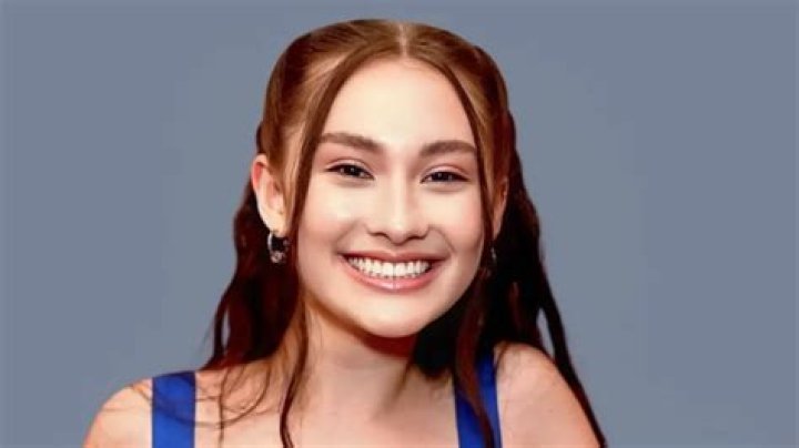 Lola Tung Age, Net Worth, Boyfriend, Family, Height and Biography