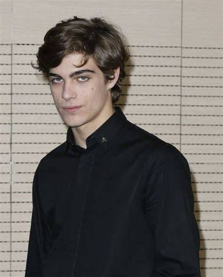 Lorenzo Zurzolo Good looking men, Baby netflix, Hot actors