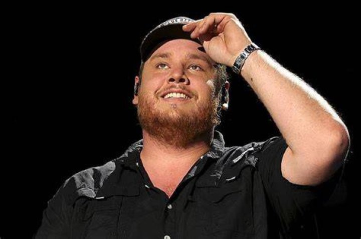 Luke Combs Earns A Whopping 26 New RIAA Gold/Platinum Certifications