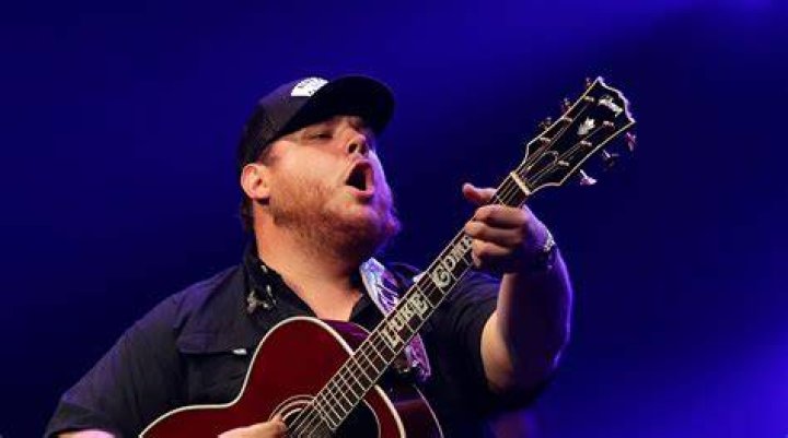 Luke Combs proves himself country music's next big star at Resch show