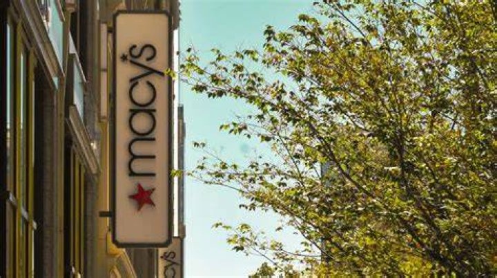 Macy&rsquo;s Signs Deal for New Thal&iacute;a Brand