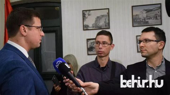 Majdnem minden adott ahhoz, hogy teniszezzen ez a t&ouml;k&eacute;letes fenekű l&aacute;ny