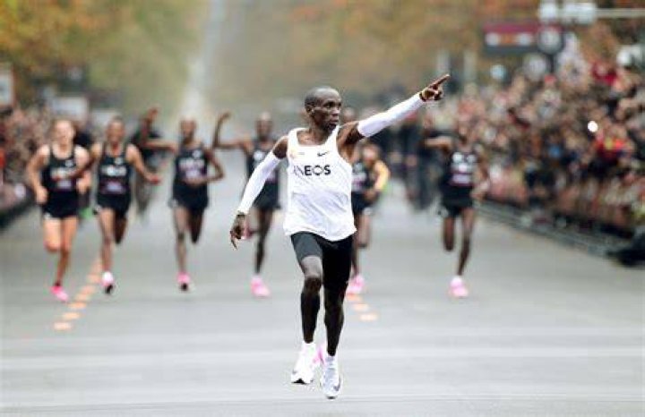 Marathon Eluid Kipchoge l&auml;uft in eine andere Welt