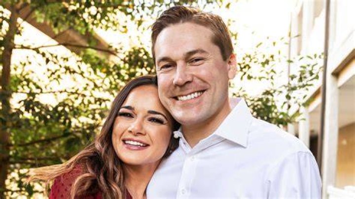 Married at First Sight Erik Lake Debunks Rumors with Post on Reddit