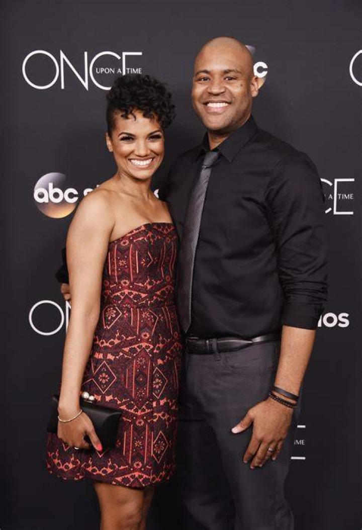 Mekia Cox 2024 dating, net worth, tattoos, smoking & body measurements