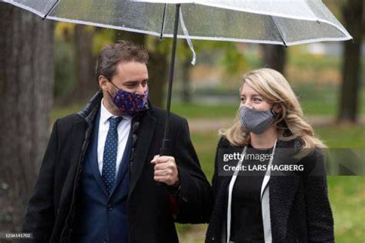 Melanie Joly&rsquo;s Married Husband and Children Meet Her Spouse Felix