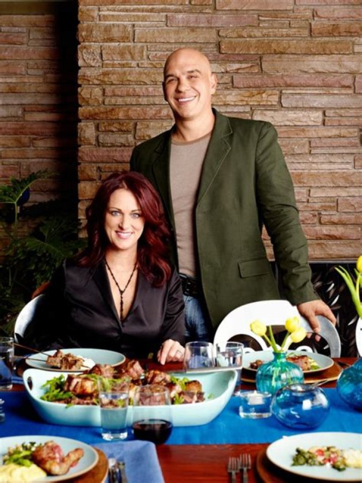 Michael Symon Married Liz Shanahan in 1994; know about their family and