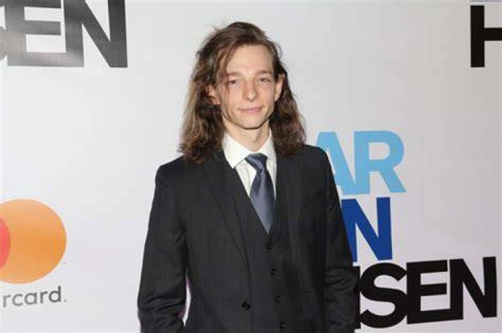 Mike Faist Biography, Early Life, Education, Career, Award, Net Worth