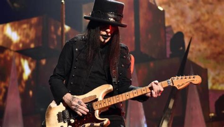 M&ouml;tley Cr&uuml;e Guitarist Mick Mars Rocks Bandmates With Lawsuit Vanity Fair