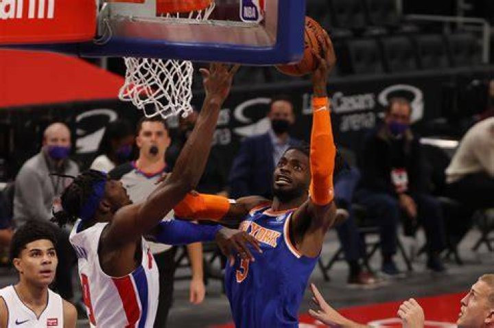 Nerlens Noel helps Mitchell Robinson despite Knicks battle