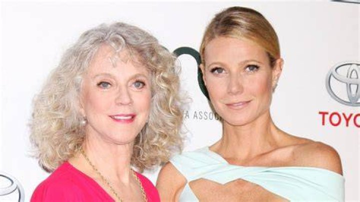 Paltrow, More Stars Read Texts From Moms on 'Jimmy Kimmel'