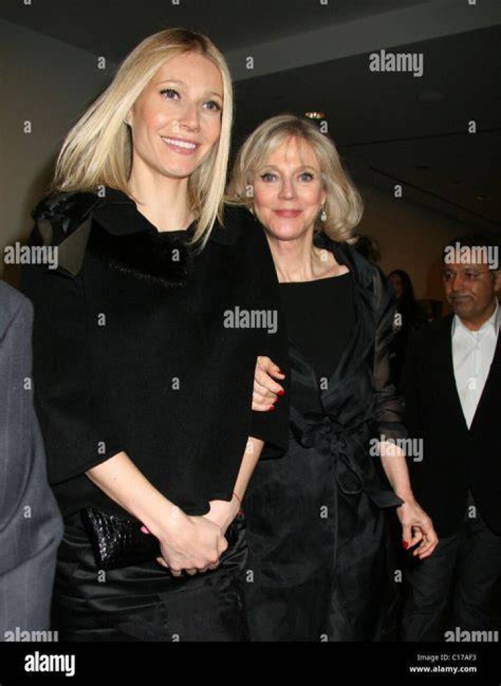 paltrow mother blythe hires stock photography and images Alamy
