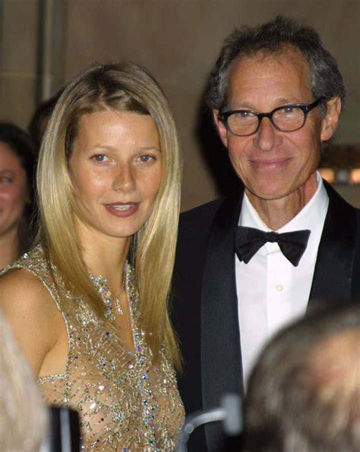 Paltrow Recalls Grieving Process After Dad's Death