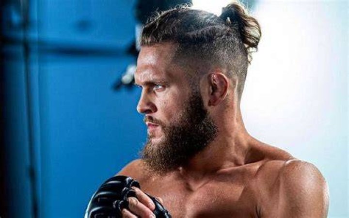 Rafael Fiziev Net Worth, Salary, Contract 2022, Wife, Height and Weight