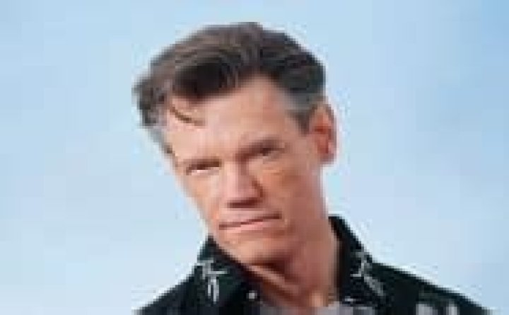 Randy Travis remains in critical condition, did not have surgery
