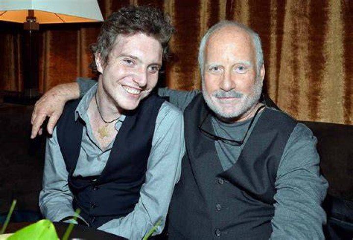 Richard Dreyfuss & Son Have Hilarious Twitter Exchange