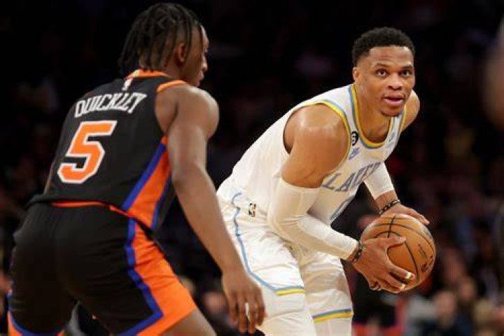 Russell Westbrook&rsquo;s brother seemingly takes issue with his benching in