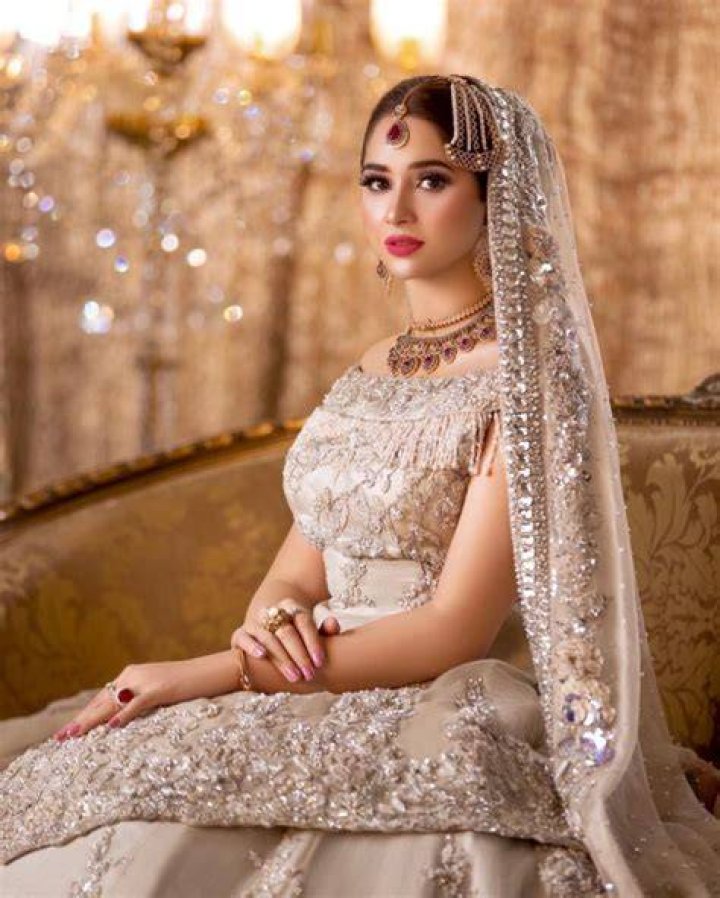 Sabeena Farooq Stuns In Her Latest Bridal Shoot Reviewit.pk