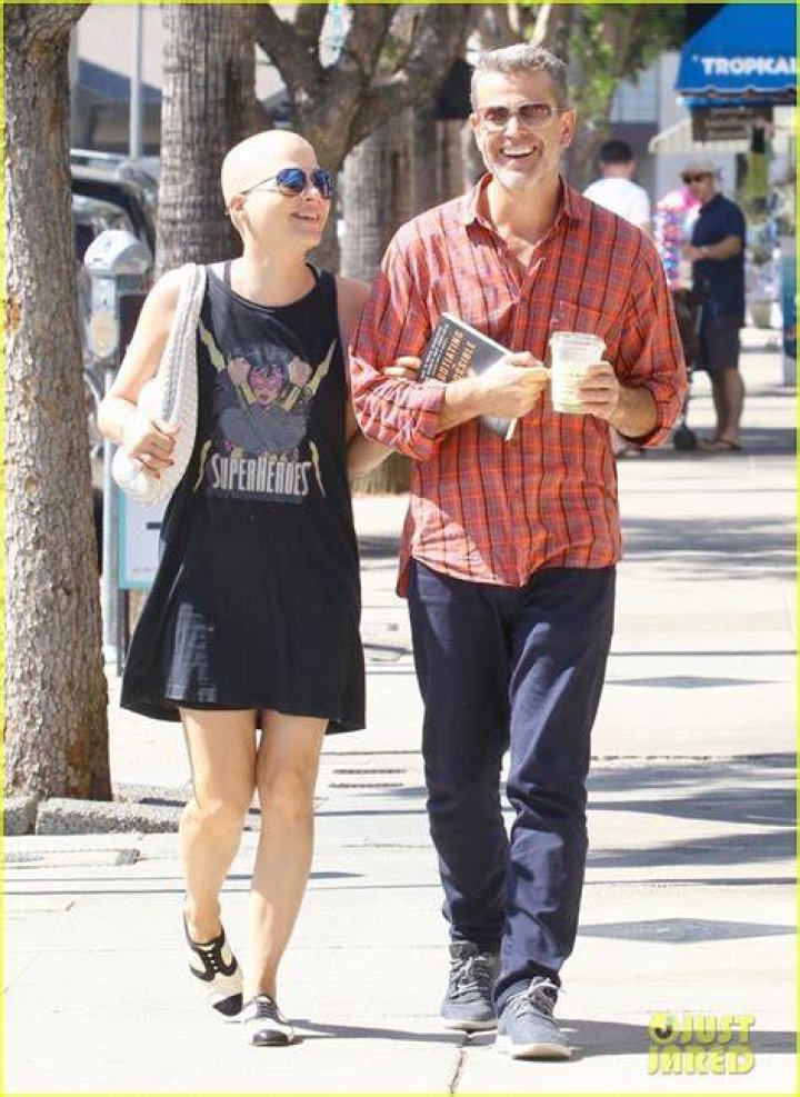 Selma Blair and boyfriend David Lyons at Joan's on Third in LA GotCeleb