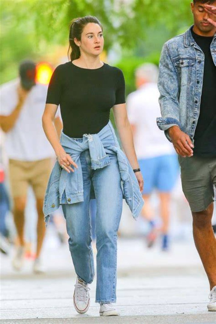 Shailene Woodley Sexy (6 New Photos) PinayFlixx Mega Leaks