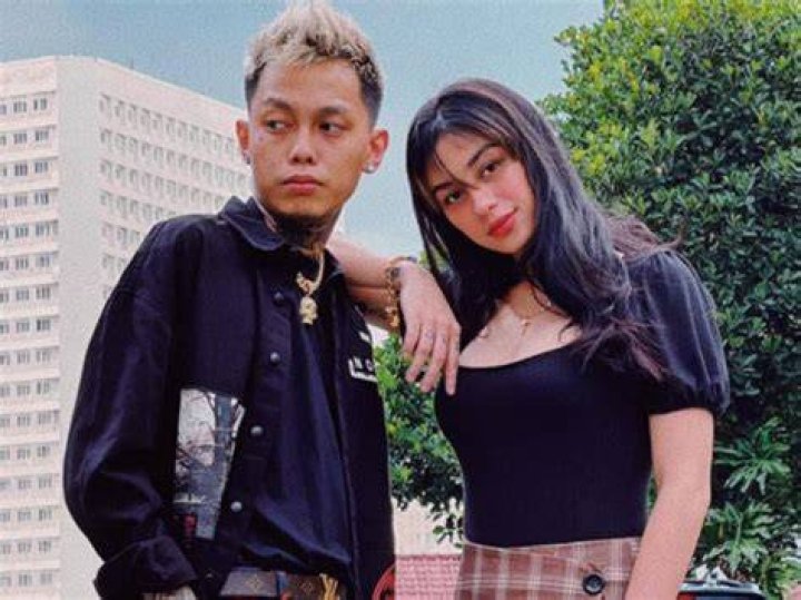 Skusta Clee Zeinab Napikon Ng Pinagtawanan Ni Skusta Clee At Ryssi