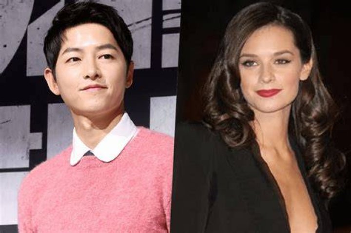 “Song Joong Ki’s girlfriend” Katy Louise Saunders has a 10yearold