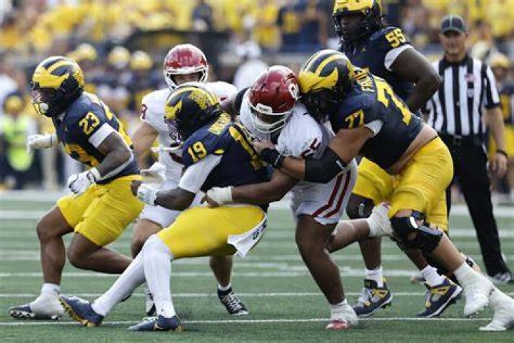 Sooners' Jalen Hurts finishes second in Heisman Trophy race, LSU's Joe