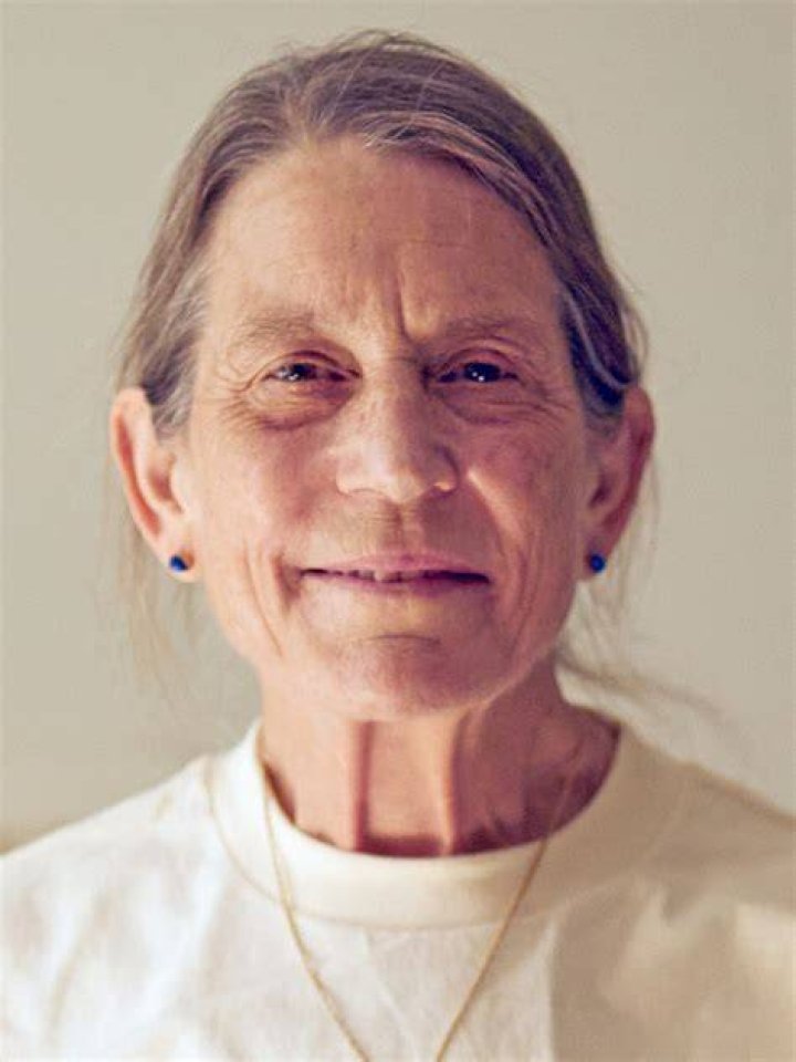 Suzanne Olmsted Presented with the Albert Nelson Marquis Lifetime