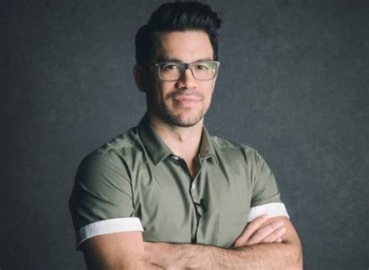 Tai Lopez's Net Worth Girlfriend, Instagram, Age, Height, & Bio