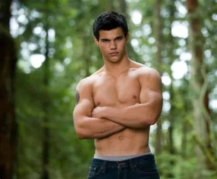 Taylor Lautner Net Worth Weight Height Ethnicity