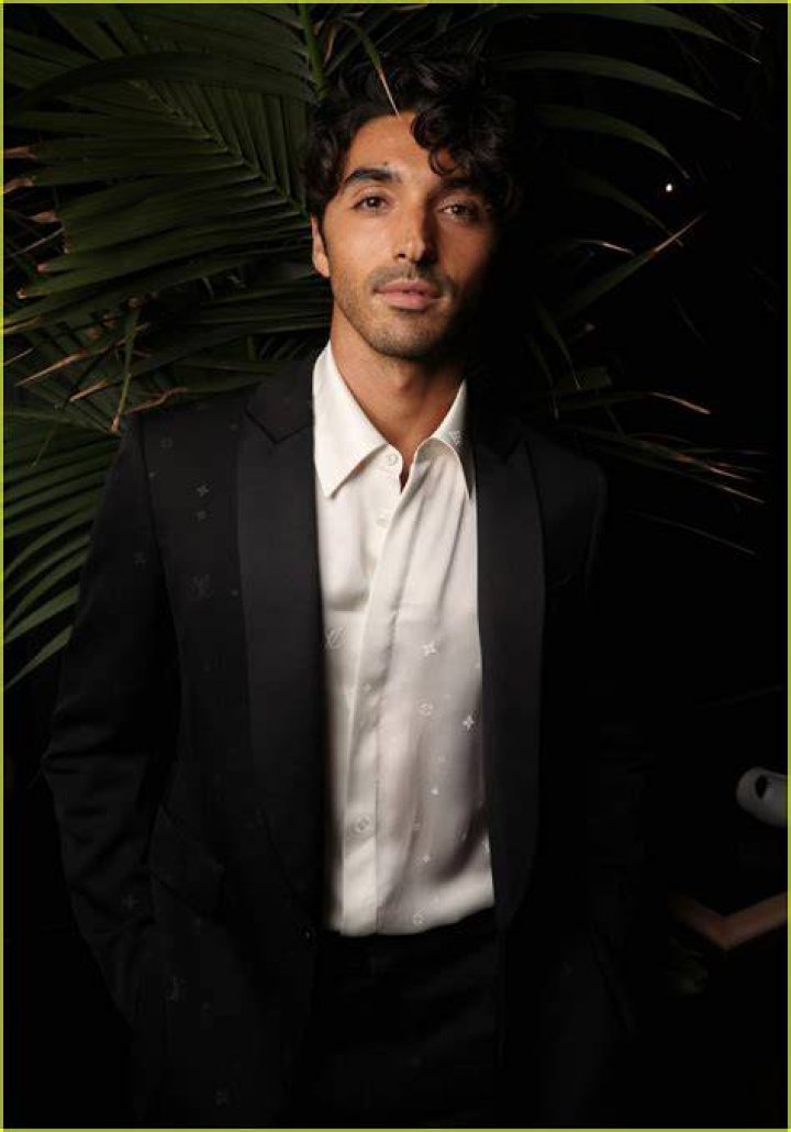 Taylor Zakhar Perez Addresses Joey King Dating Rumors Us Weekly