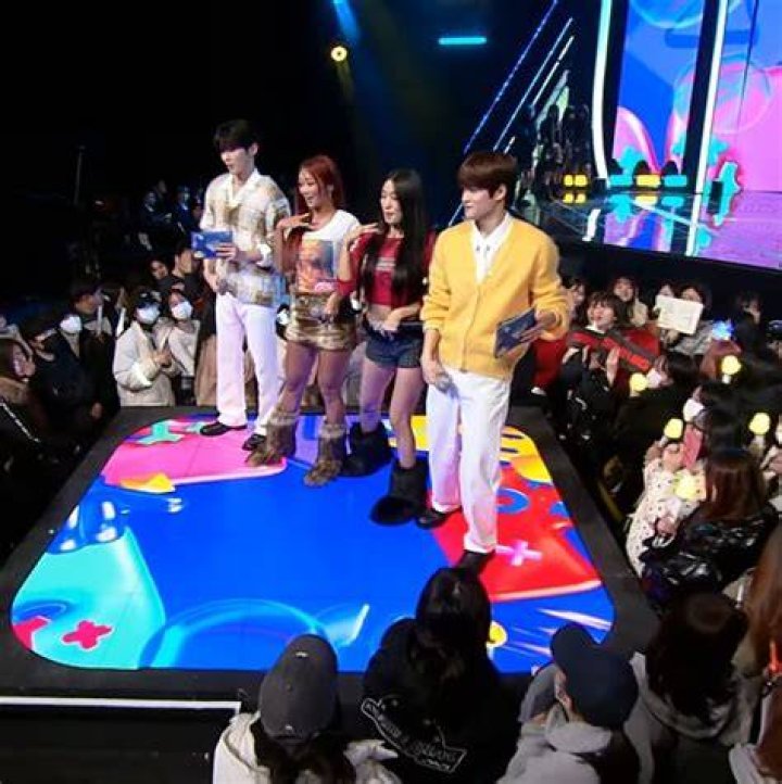 [theqoo] TWS DOING THE PLOT TWIST CHALLENGE WITH RIIZE SOHEE