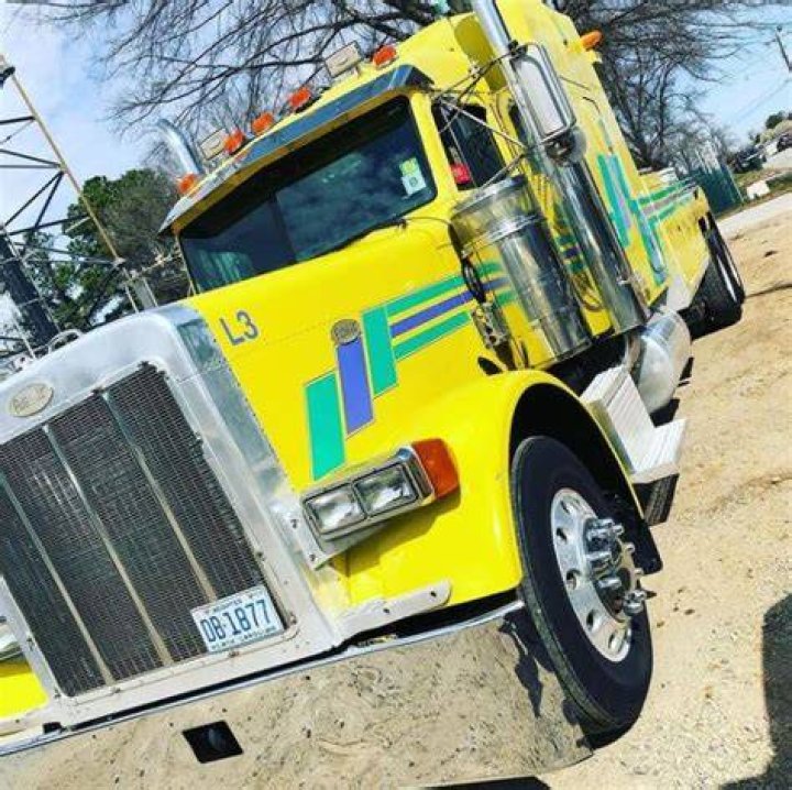 Tow Truck Jess Net Worth, Age, Husband, Career and Social Media