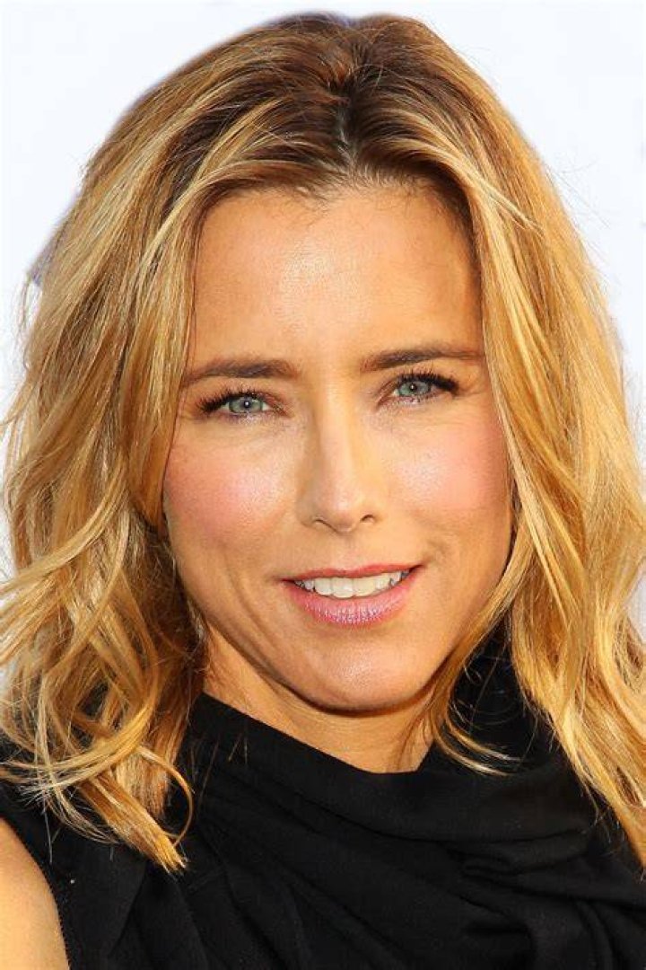 T&eacute;a Leoni Profile Images &mdash; The Movie Database (TMDB)