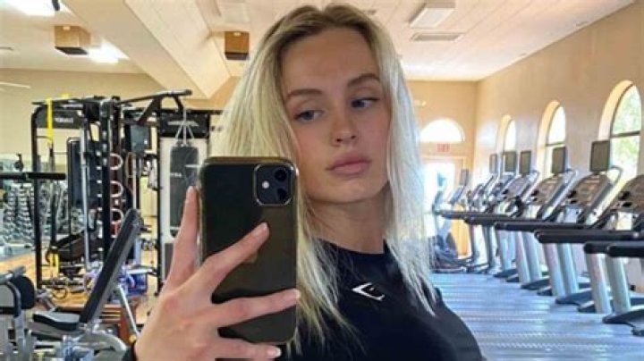 vega_thompson [Video] in 2022 Girl pictures, Long hair styles