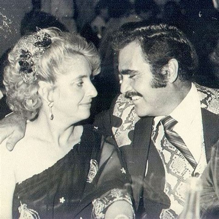 Vicente Fern&aacute;ndez and Wife Cuquita&rsquo;s 50+ Year Love Story Mitu
