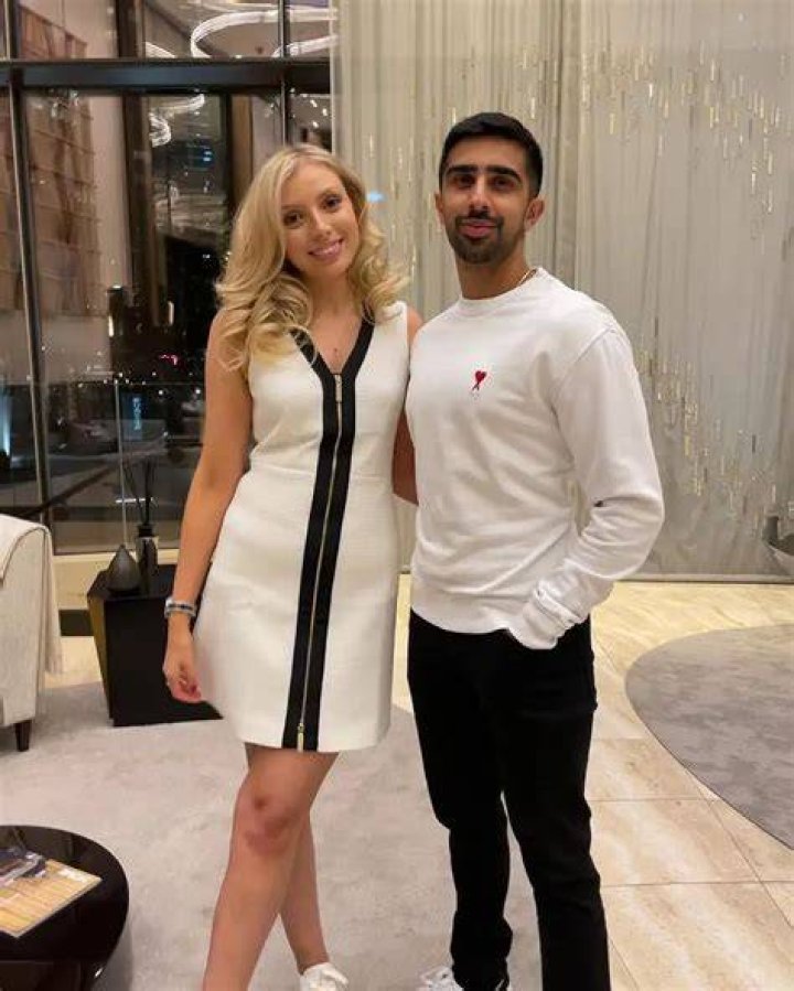 Vikkstar Girlfriend Who is The YouTuber Dating In 2021? OtakuKart