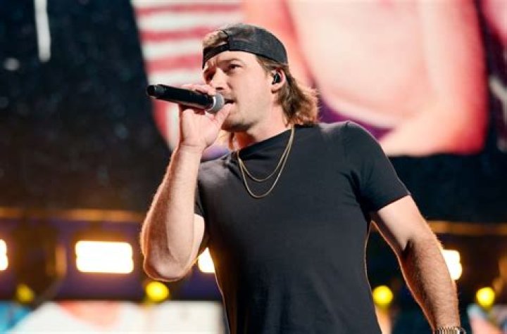 Wallen Ejects Fan at Melbourne Show For Throwing Cup of Liquid