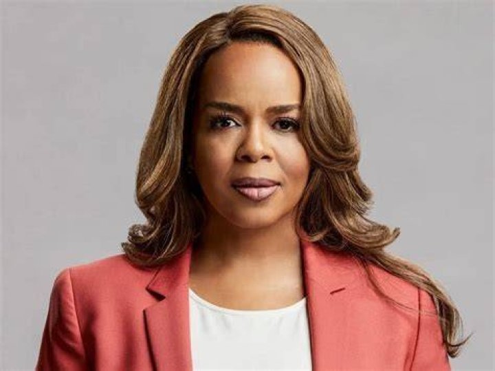 What Caused Paula Newsome's Limp When She Walks? Injury to the Leg and