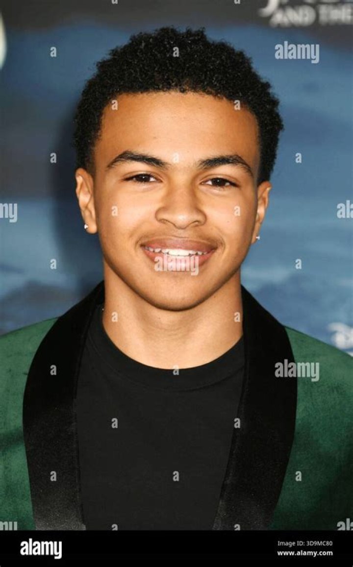 When Was Shaun Dixon Born? Actor's Height and Age Are Known