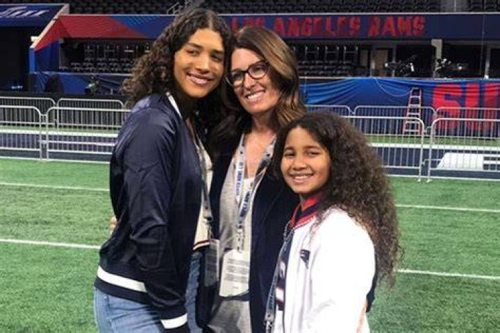 Who are Maya Brady Parents? Meet Brian Timmons and Maureen Brady
