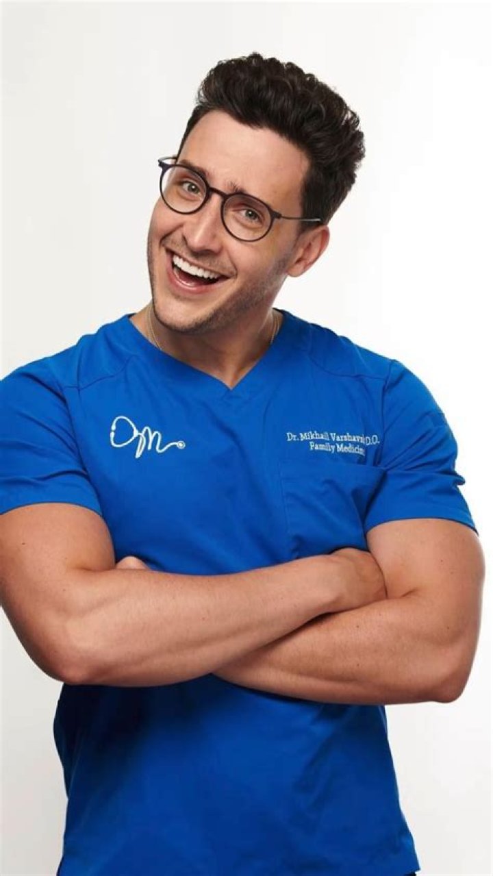 Who is Dr Mike aka Mikhail Varshavski and does he have a girlfriend