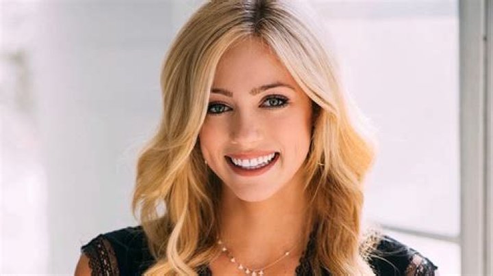 Who is Journalist Abby Hornacek? Bio, Wiki, Age, Family, Career, Net