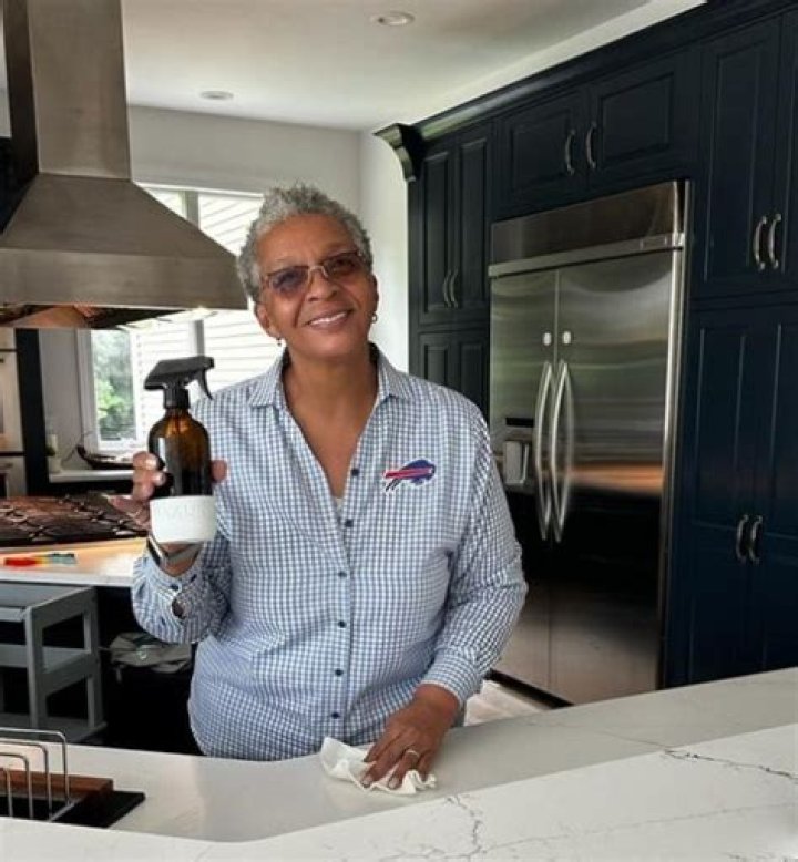 Who is Lisa Dawkins, mother of Dion Dawkins?