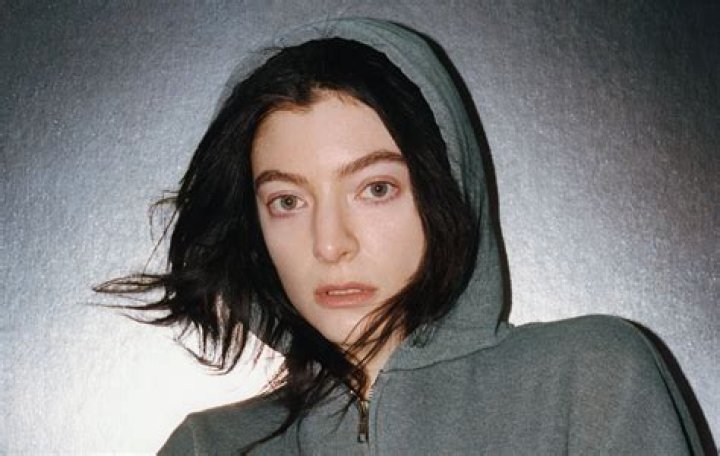 Who is Singer Lorde? Her Age, Songs & More