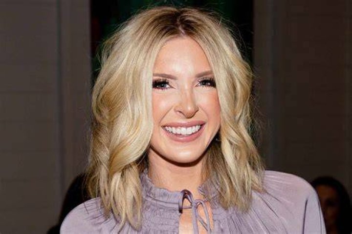 Why Lindsie Chrisley Has Her Siblings Blocked On Social Media (Spoiler