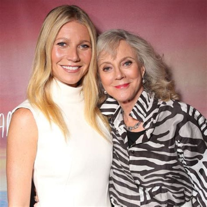 with her Mom (2015) paltrow, Mom, H.e.r.